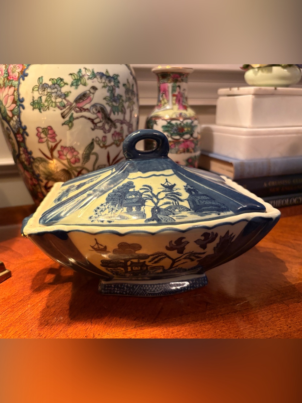 Blue Willow Decorative Porcelain Covered Dish- Classic GrandMillenial Home Decor - Picture 11 of 11